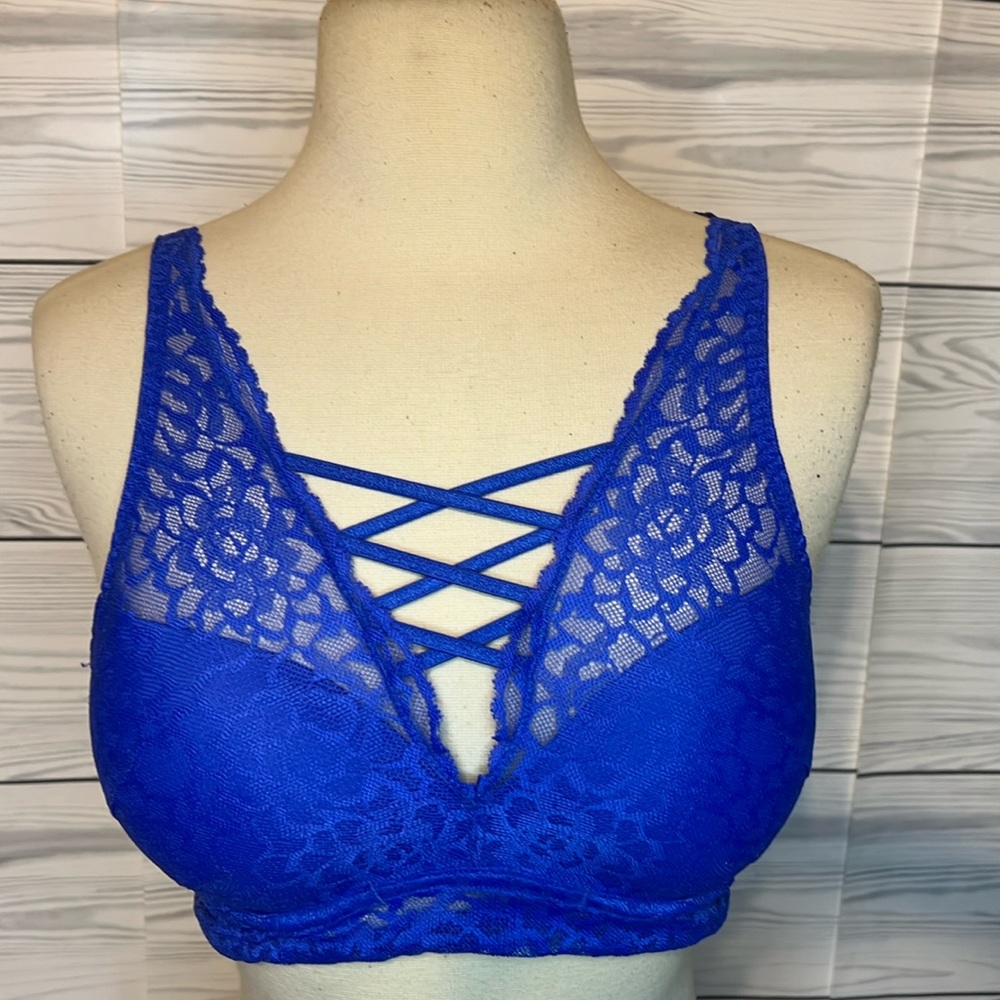 Size Sm.  VS Pink push up bra